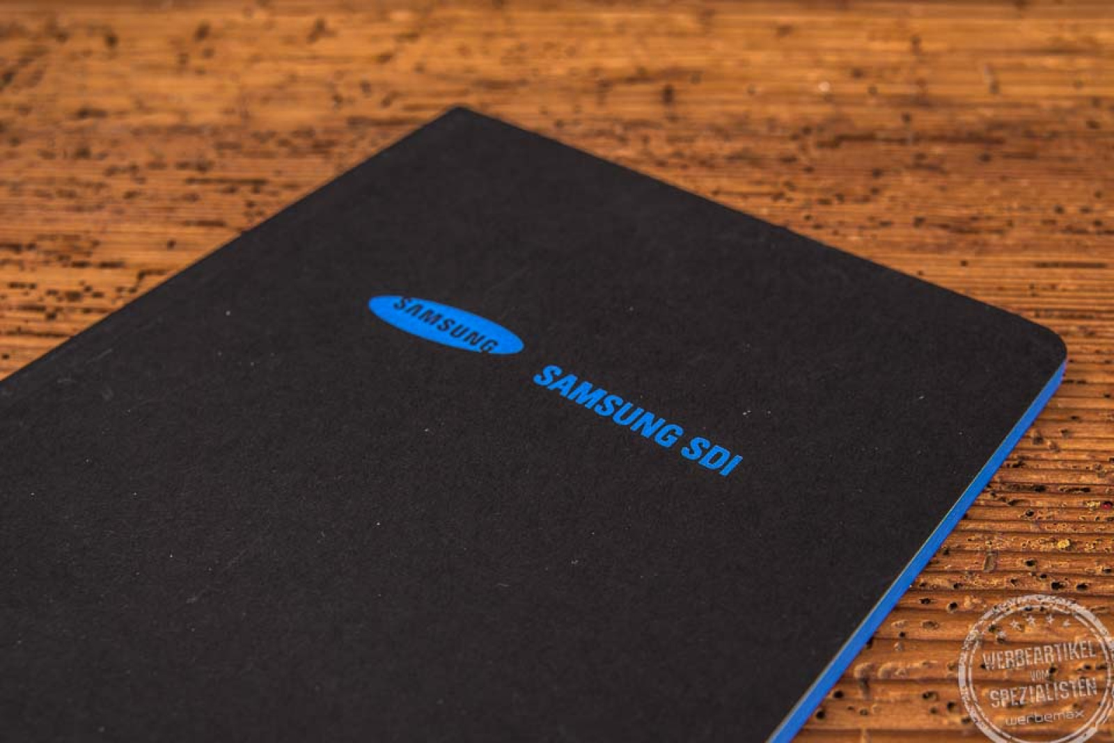 Notebook mit Logoprägung blau