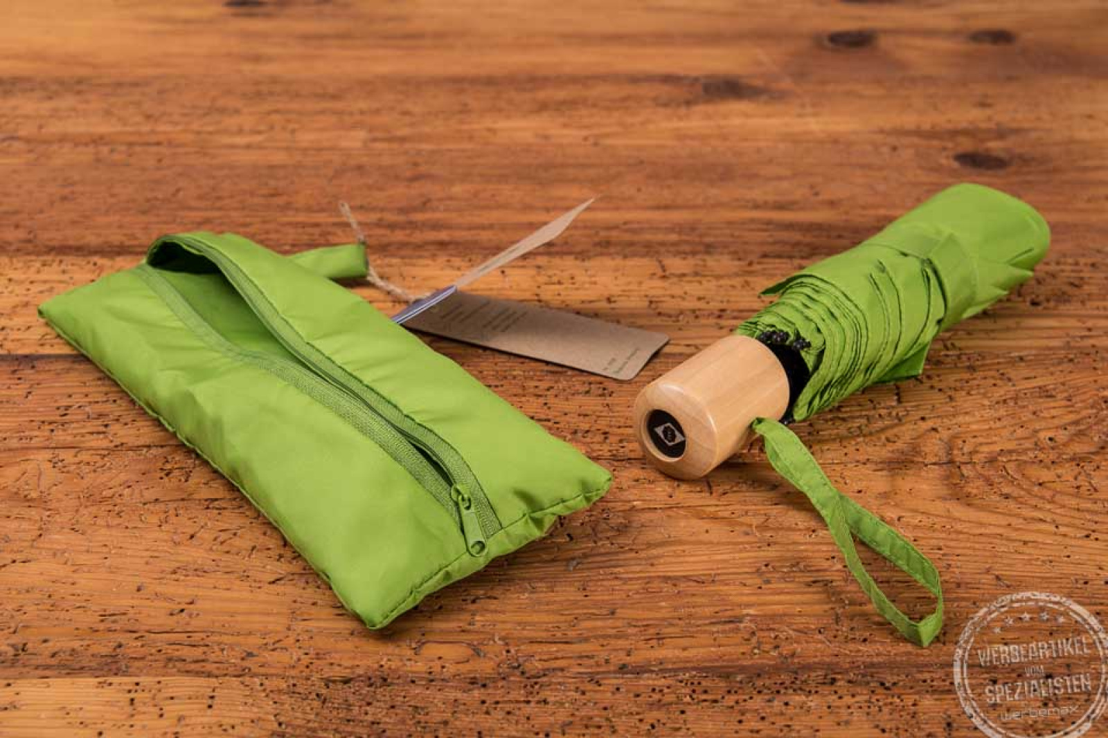 Regenschirm Ökobrella ausgepackt in der Farbe limette