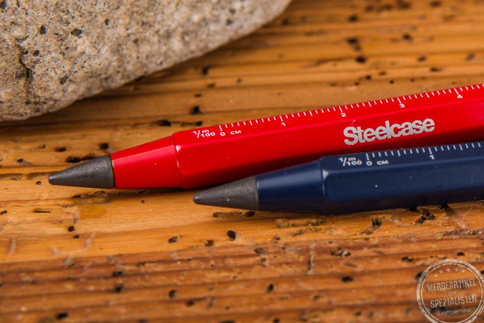 Multitasking Stift in rot und blau